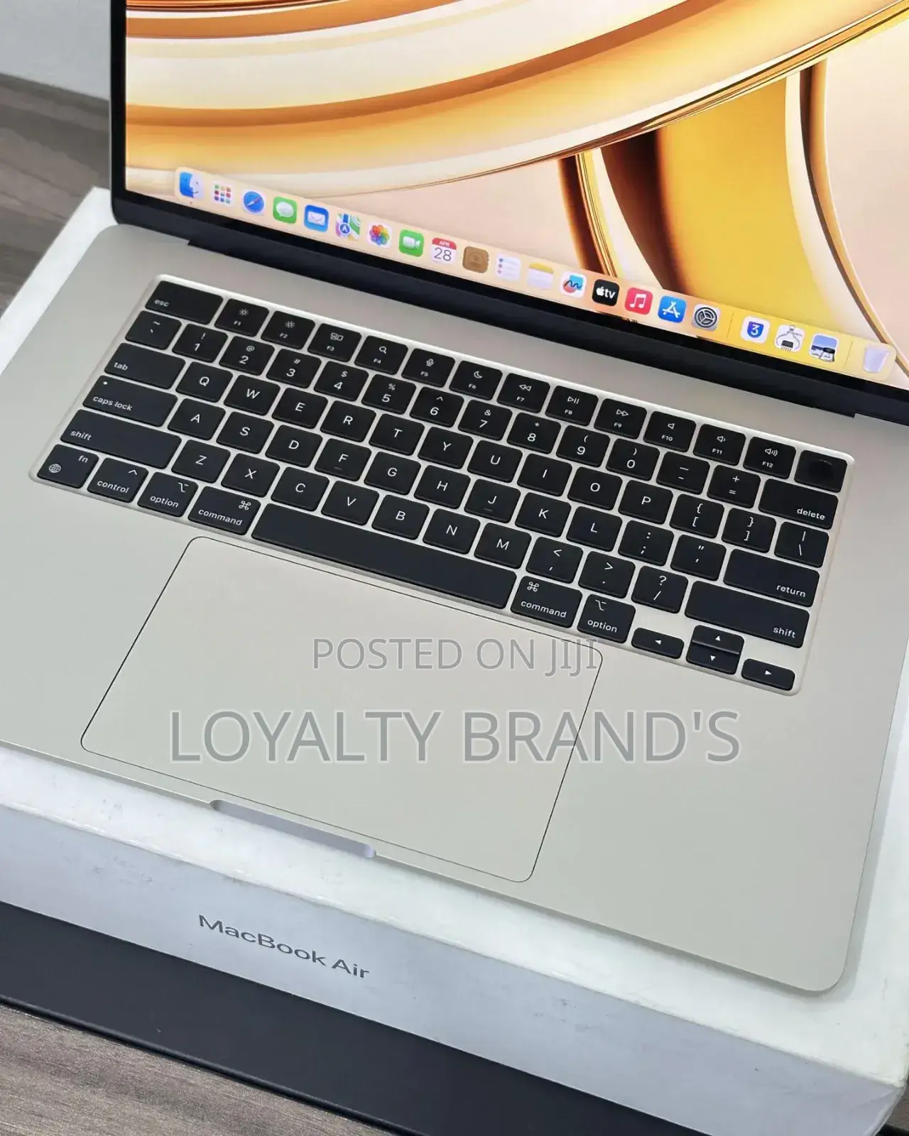 New Laptop Apple MacBook Air 2024 M3 15-inch 24GB Apple M3 SSD 512GB