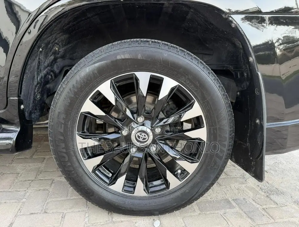Toyota Land Cruiser 2014 Black