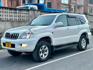 Toyota Land Cruiser Prado 2006 White