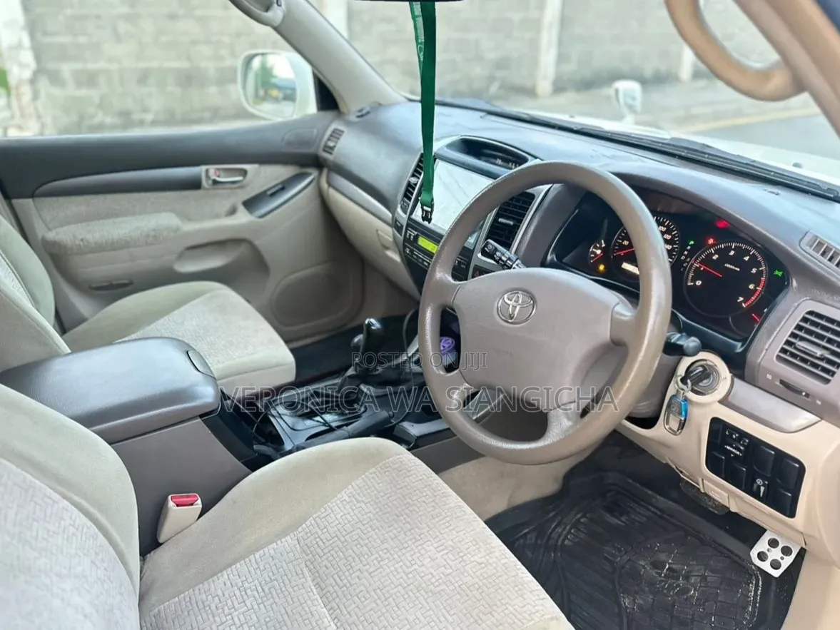 Toyota Land Cruiser Prado 2006 White