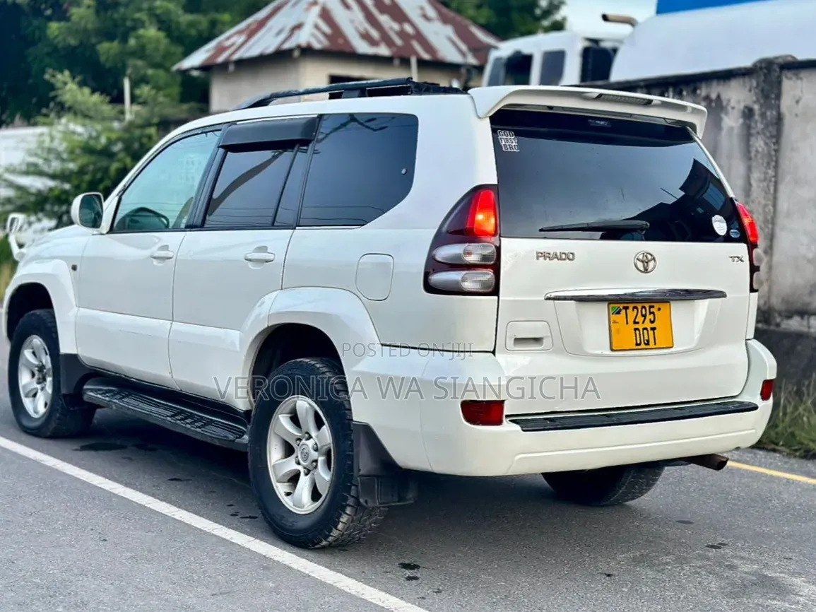 Toyota Land Cruiser Prado 2006 White