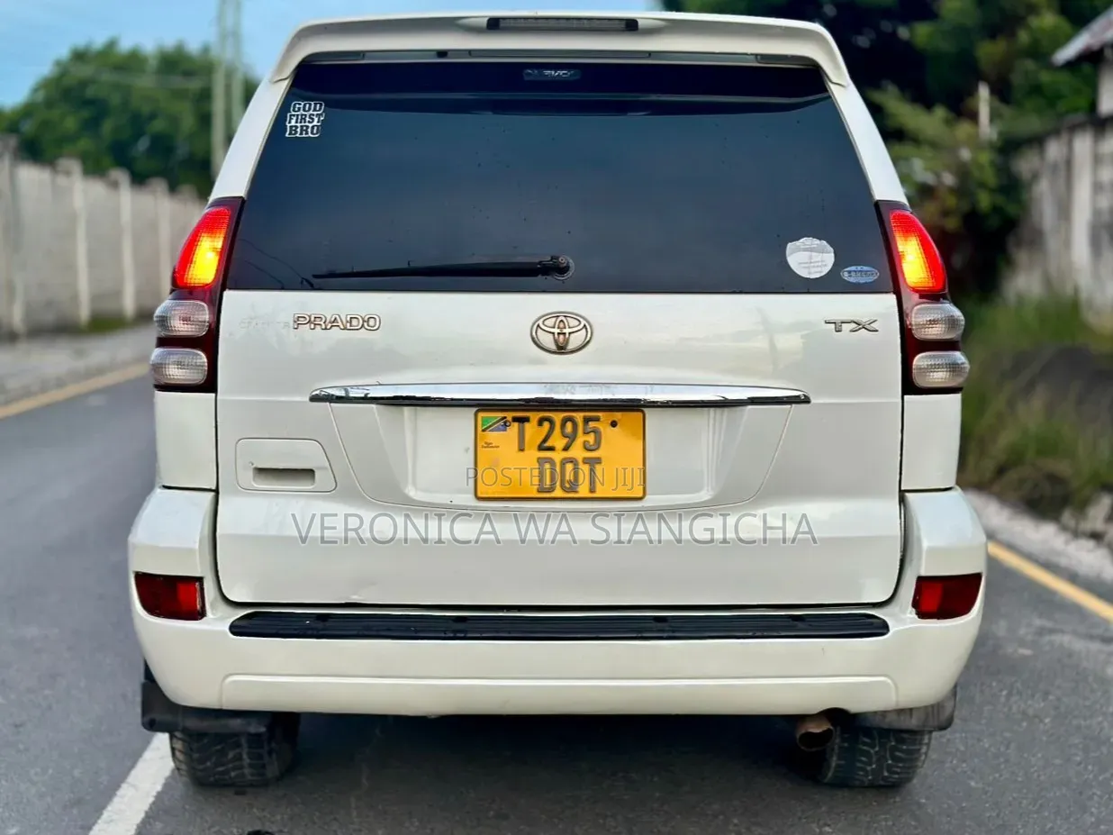 Toyota Land Cruiser Prado 2006 White