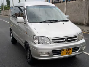 Toyota Noah 2001 Silver