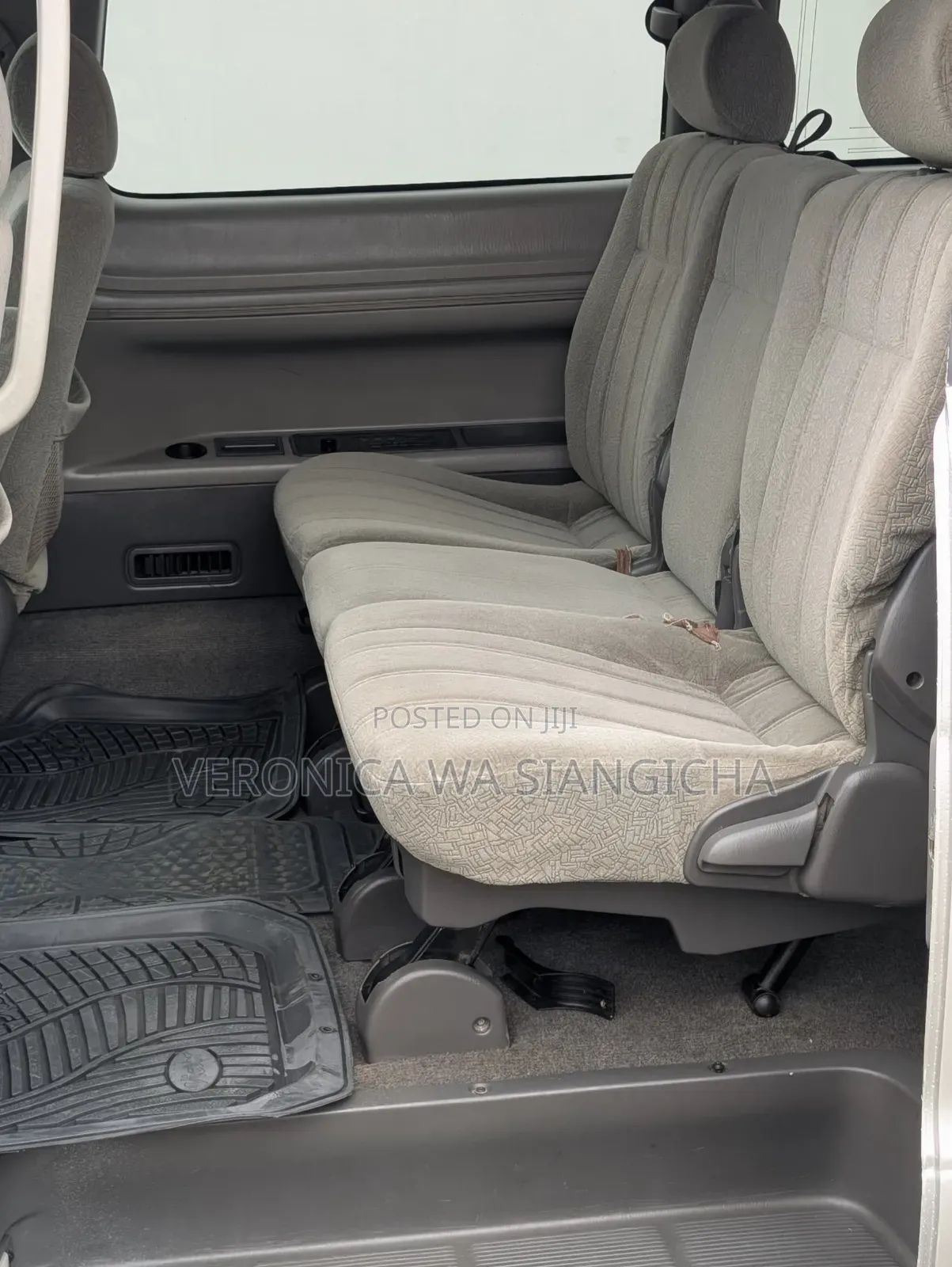 Toyota Noah 2001 Silver