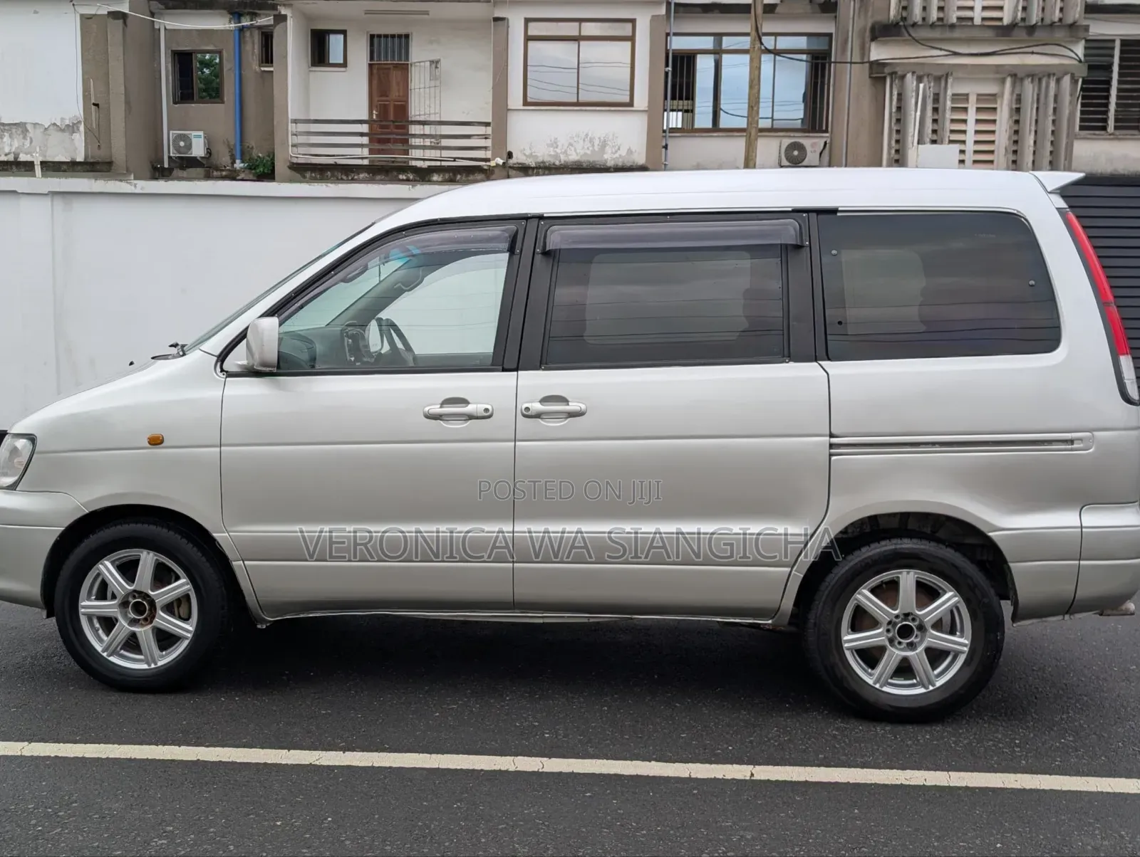 Toyota Noah 2001 Silver