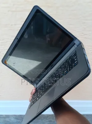 Laptop Dell Latitude 3350 4GB Intel Core i5 HDD 512GB