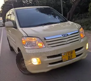 Toyota Noah 2.0 AWD (8 Seater) 2003 Orange