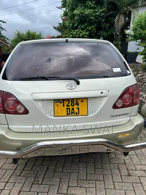 Toyota Harrier 2000 Beige