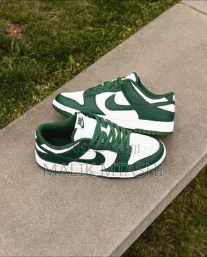 Nike Dunk Low Trainers