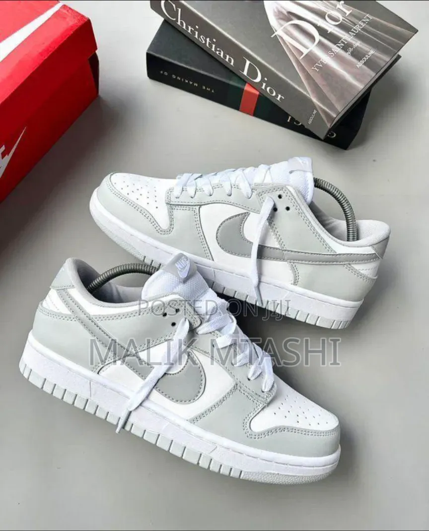 Nike Dunk Low Trainers
