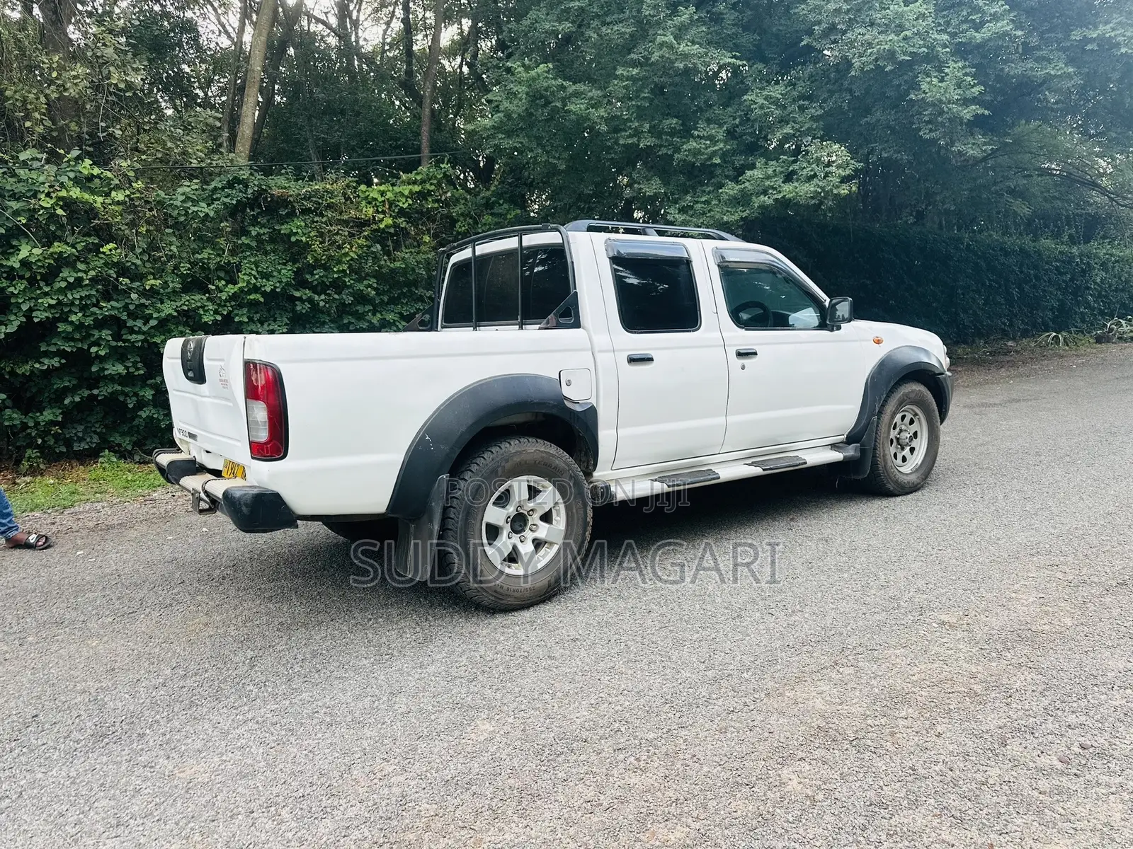 Nissan Hardbody 2015 White