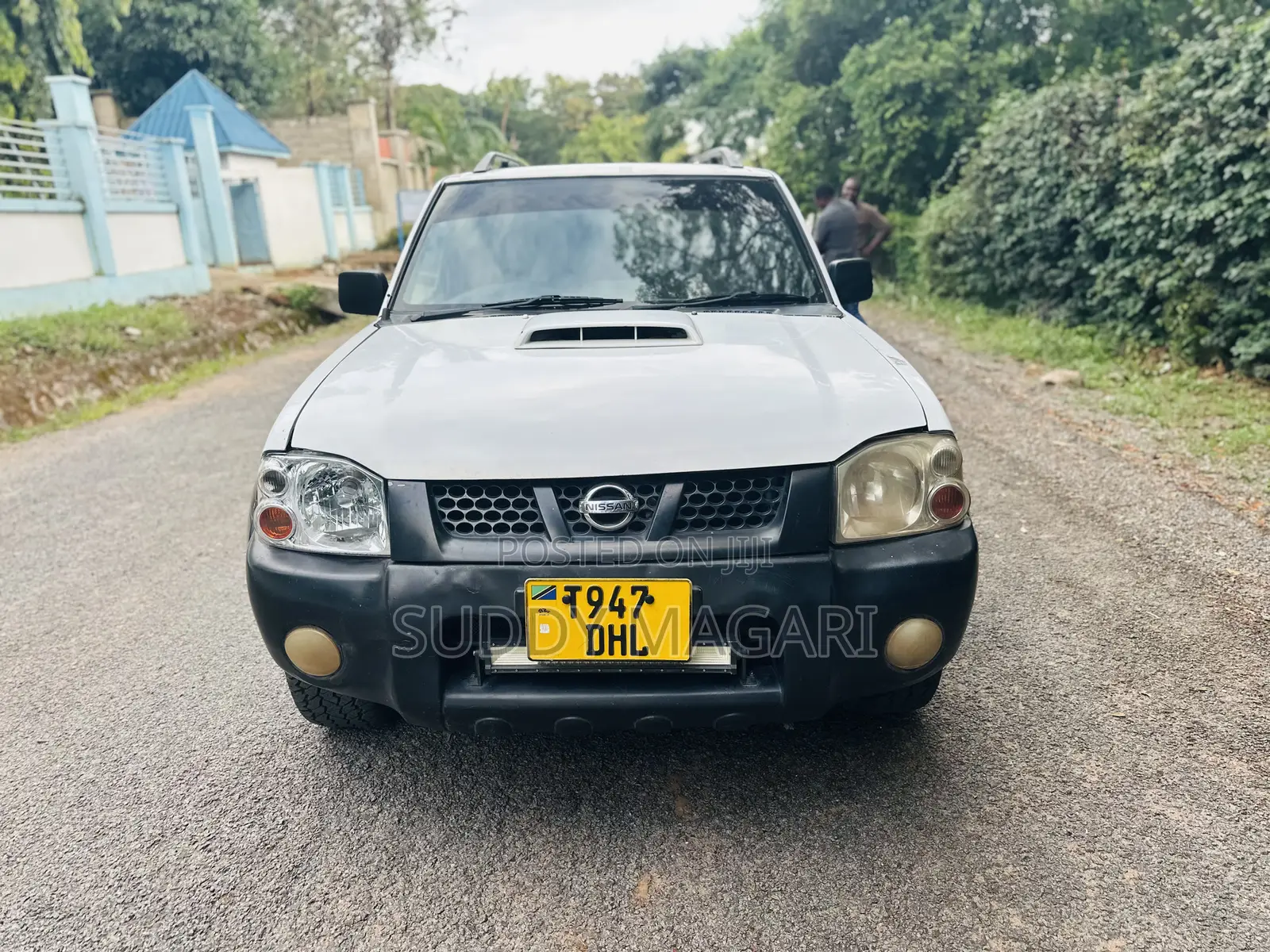 Nissan Hardbody 2015 White