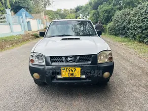 Nissan Hardbody 2015 White