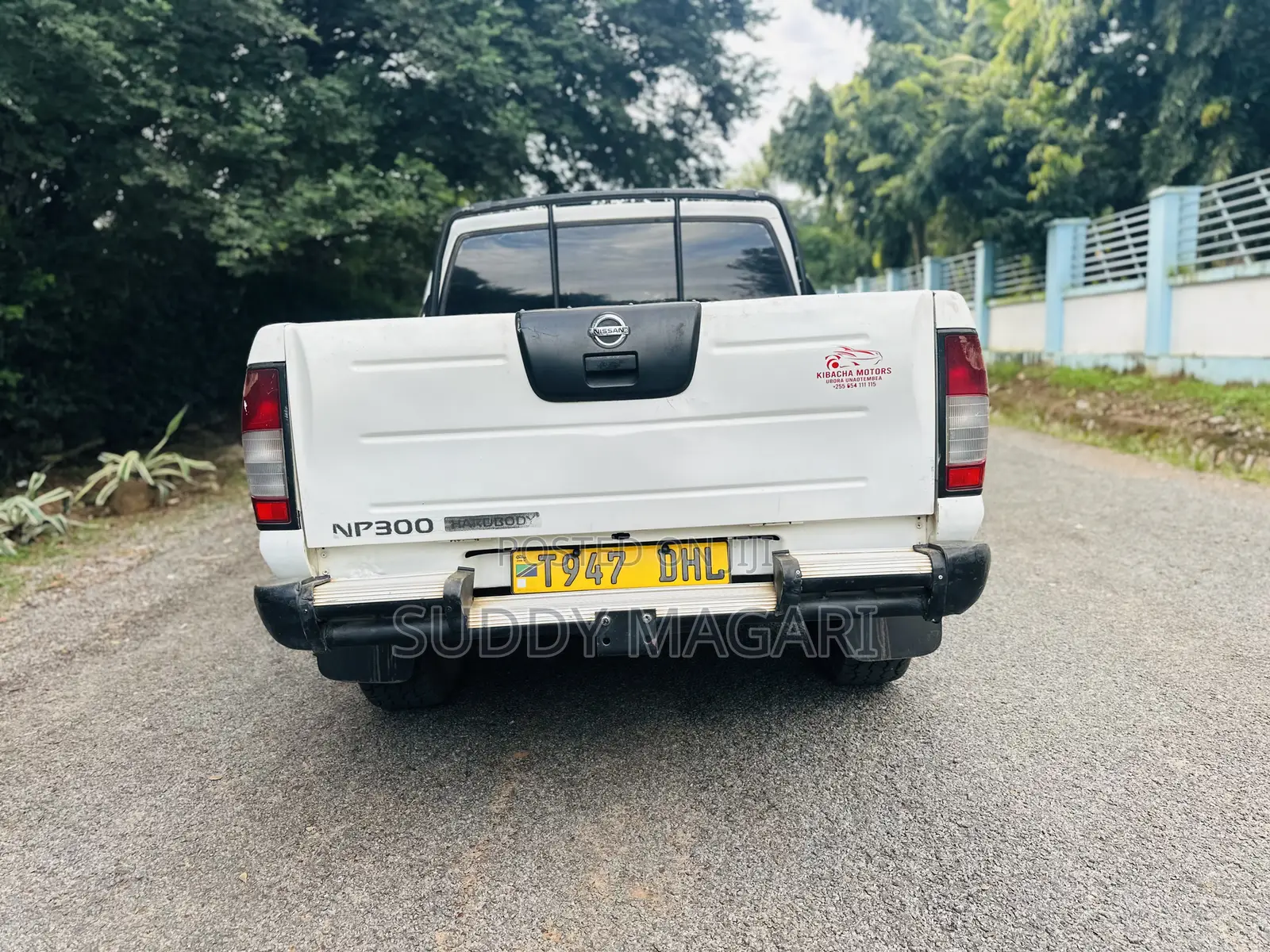 Nissan Hardbody 2015 White