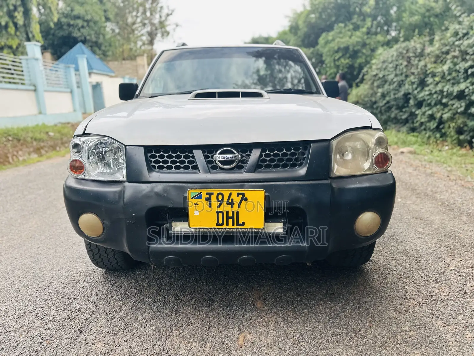 Nissan Hardbody 2015 White