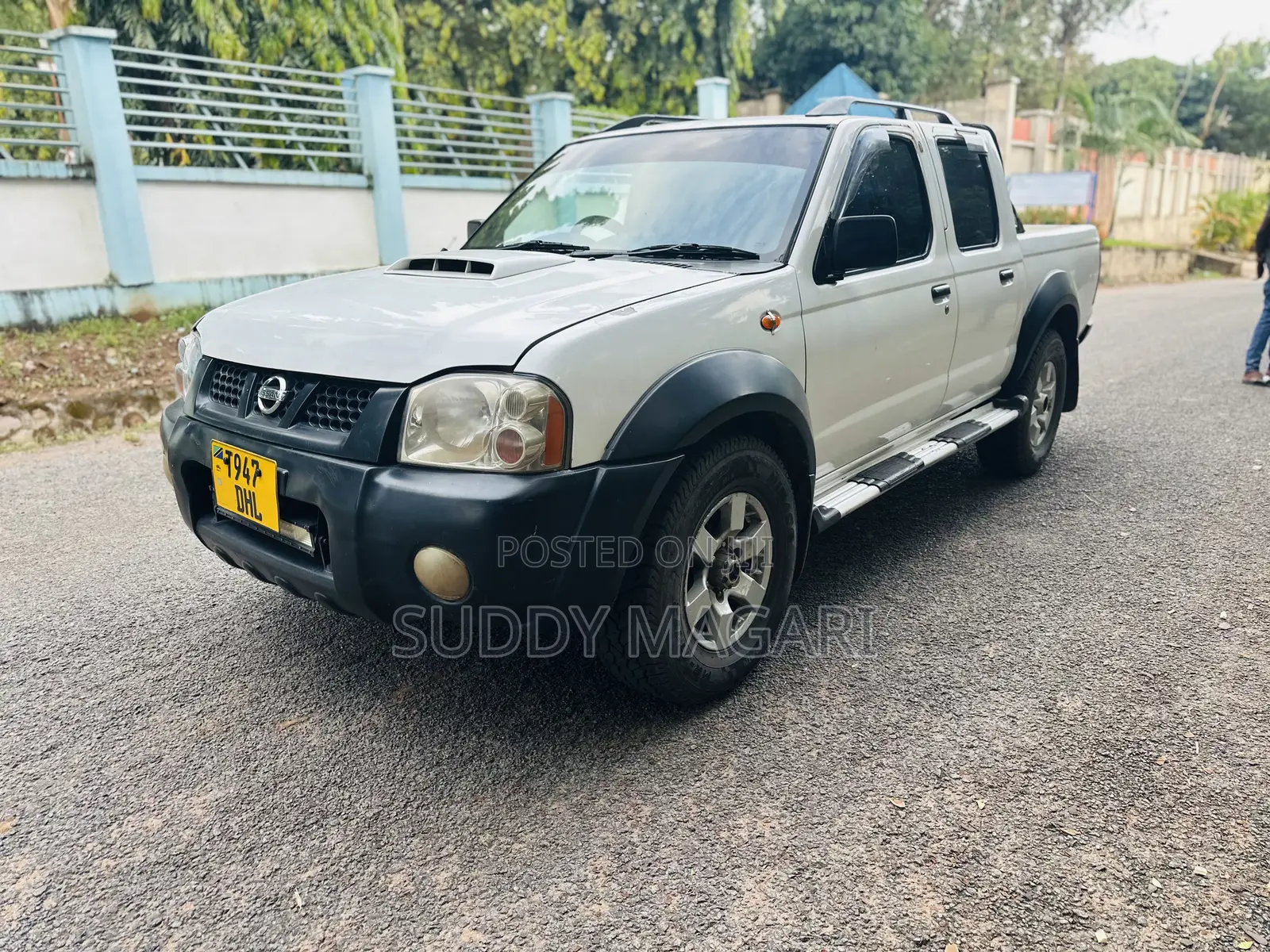 Nissan Hardbody 2015 White