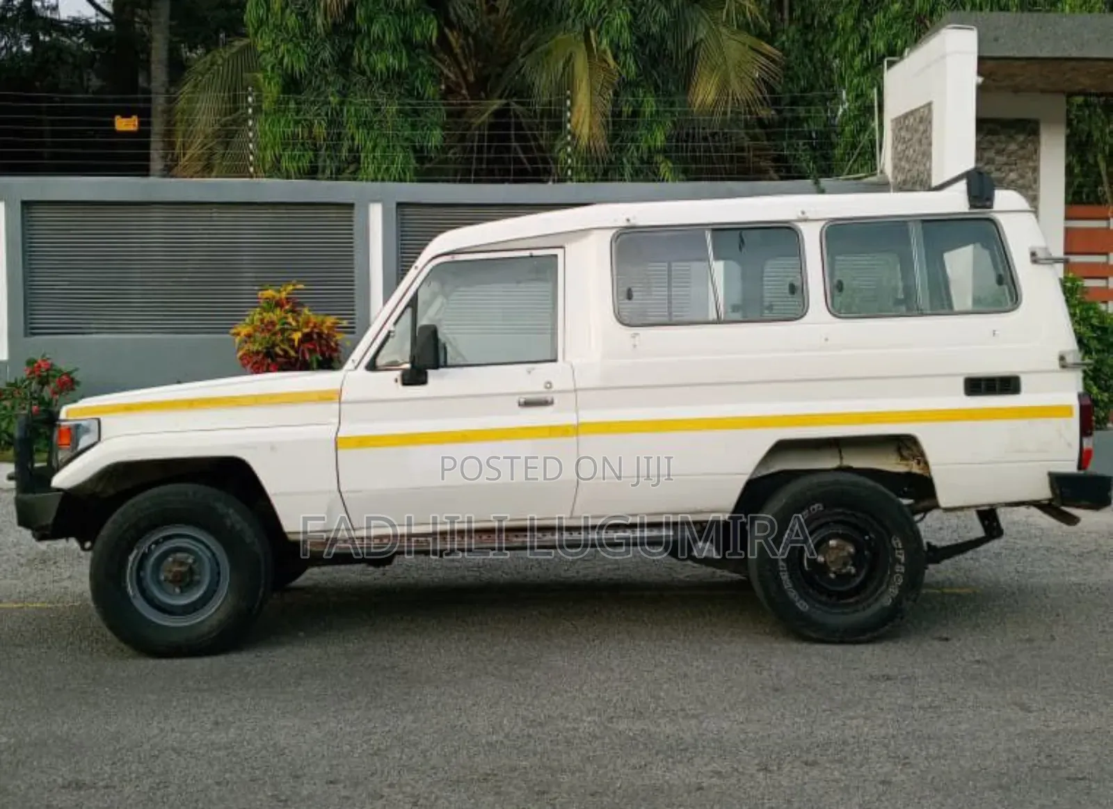 Toyota Land Cruiser 2005 White