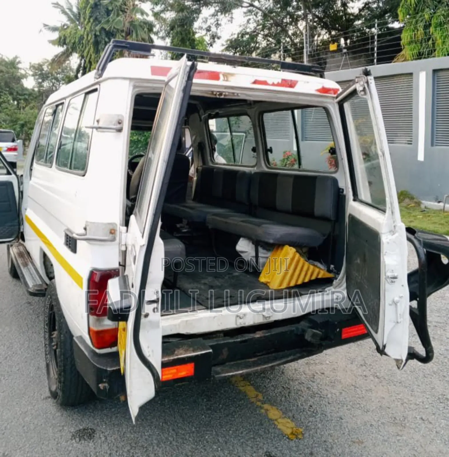 Toyota Land Cruiser 2005 White