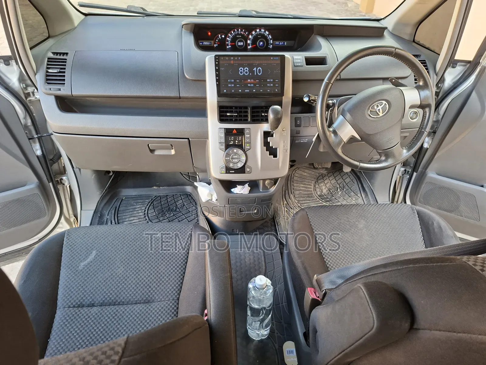 Toyota Noah 2007 Silver