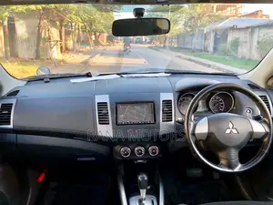 Mitsubishi Outlander 2010 Gray