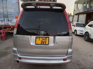 Toyota Noah 2003 Silver