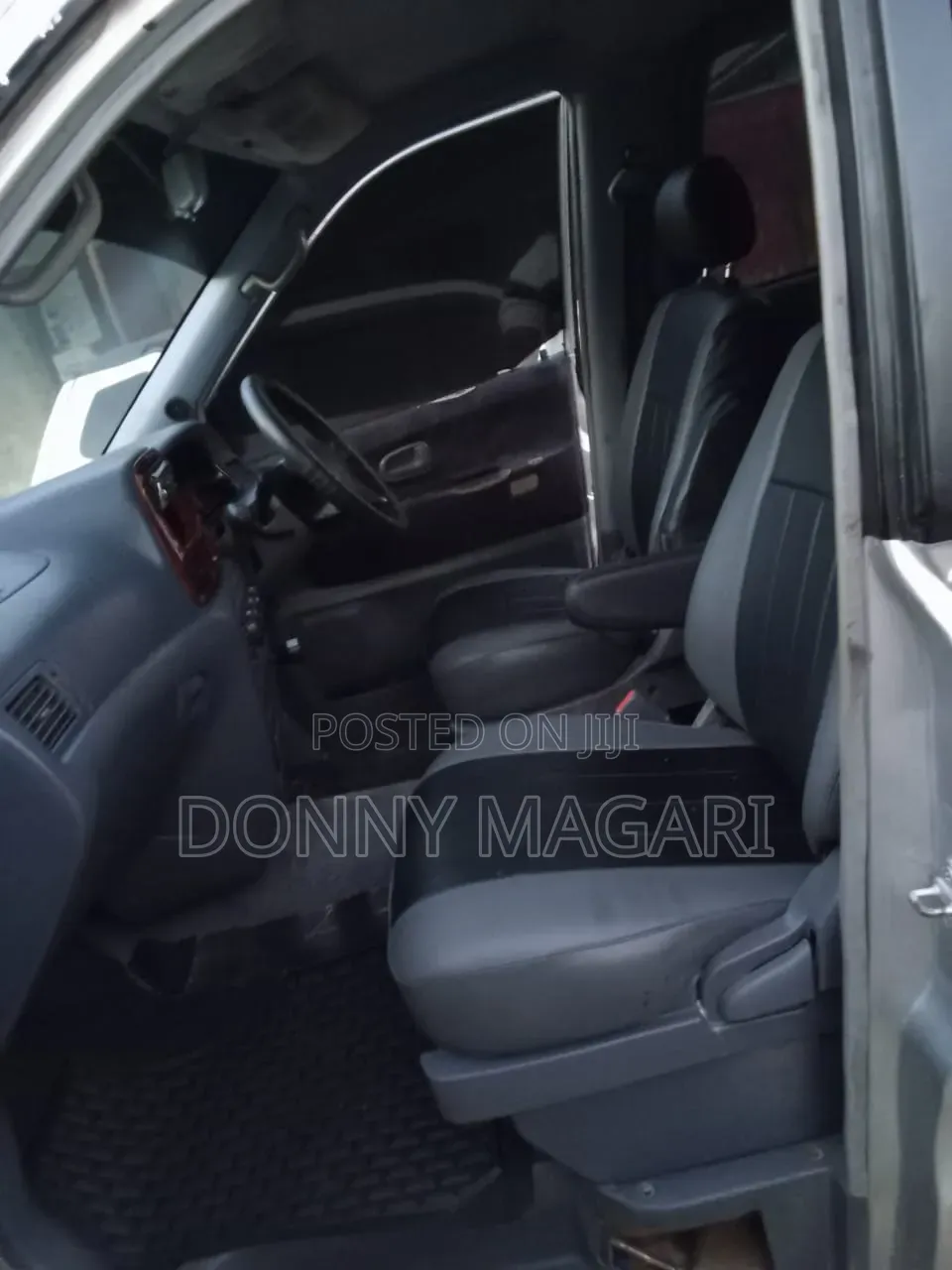 Toyota Noah 2003 Silver