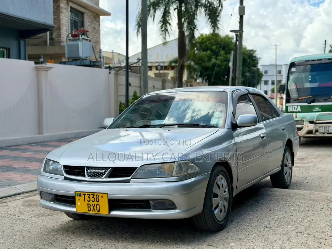 Toyota Carina 2000 Silver