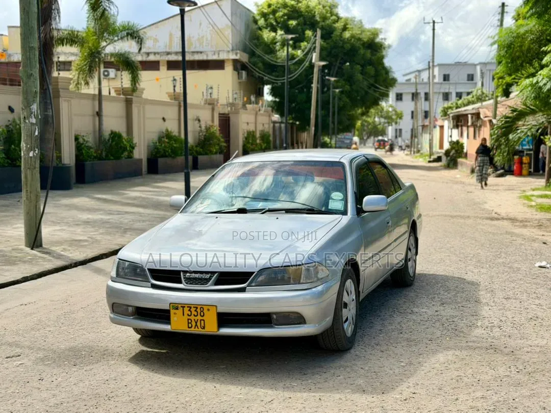 Toyota Carina 2000 Silver