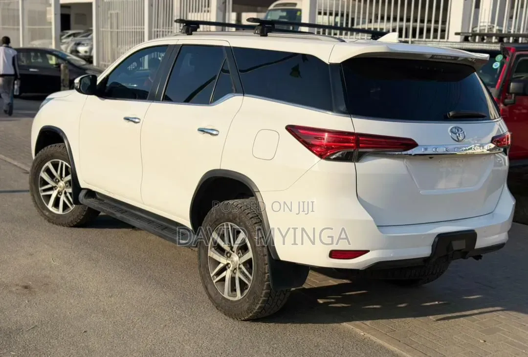 Toyota Fortuner 2019 Pearl