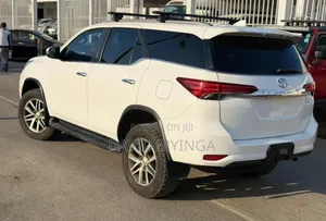 Toyota Fortuner 2019 Pearl