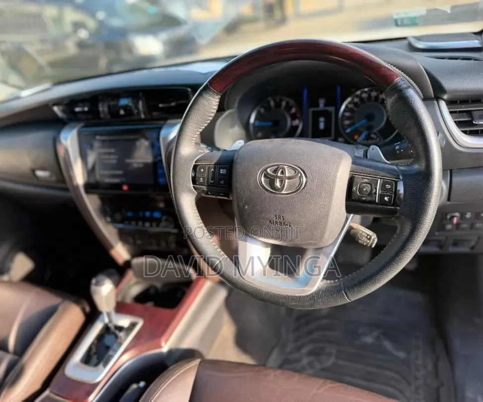 Toyota Fortuner 2019 Pearl