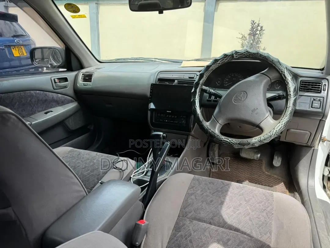 Toyota Carina 2001 White