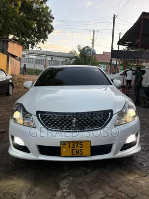 Toyota Crown 2009 White