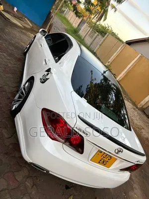 Toyota Crown 2009 White