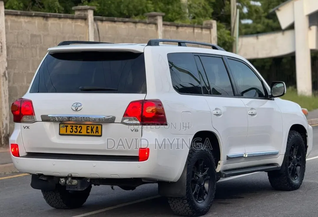 Toyota Land Cruiser 2014 Pearl
