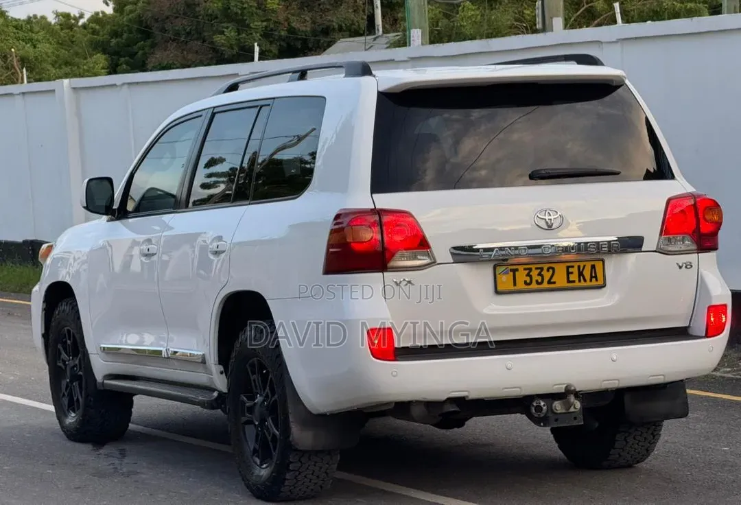 Toyota Land Cruiser 2014 Pearl