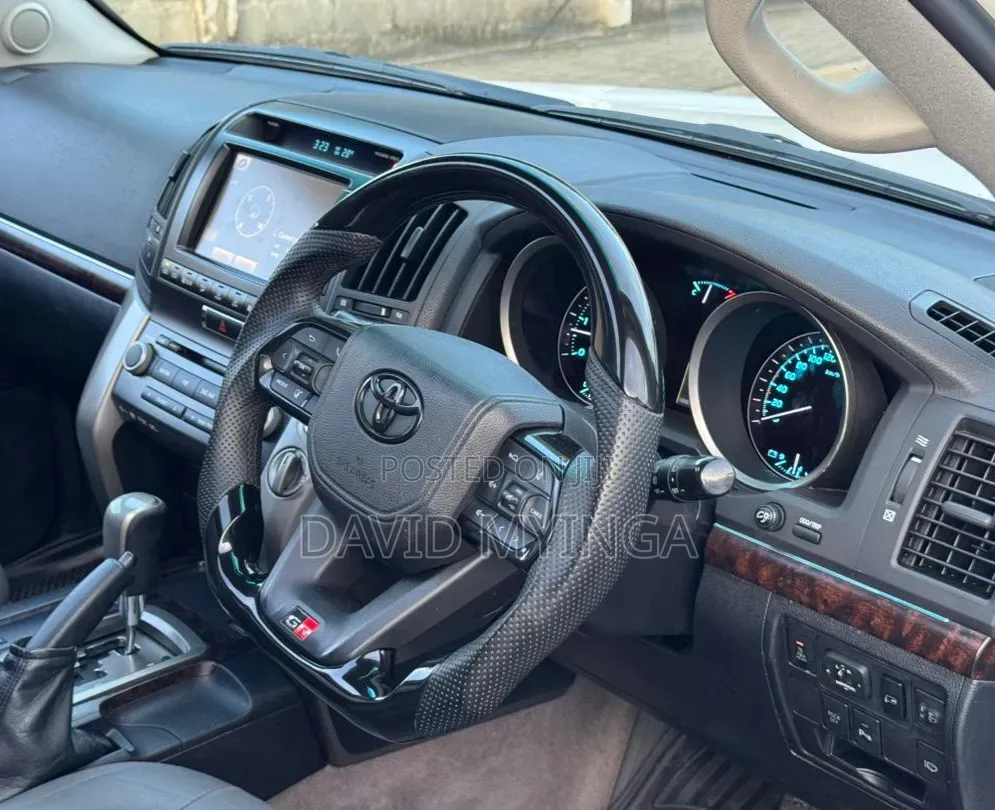 Toyota Land Cruiser 2014 Pearl