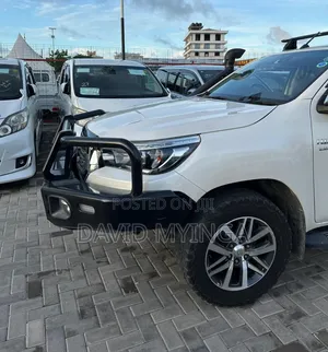 Toyota Hilux 2019 Pearl