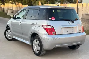 Toyota IST 2005 Silver