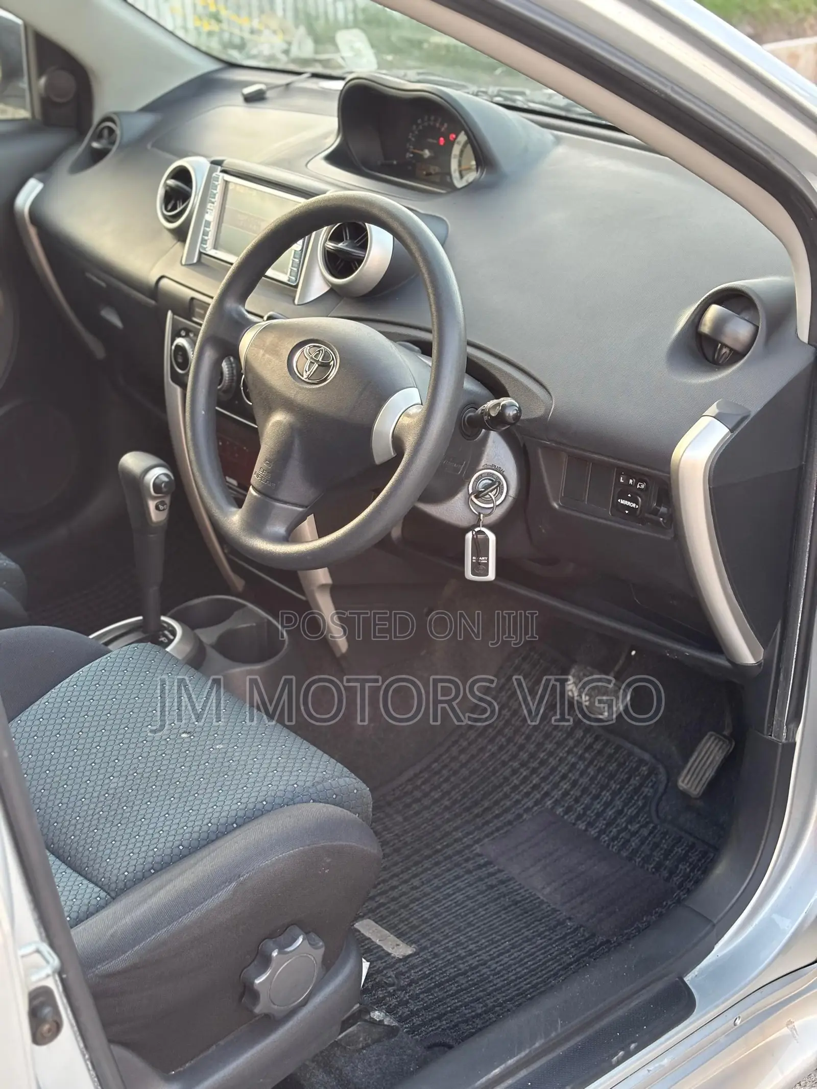 Toyota IST 2005 Silver