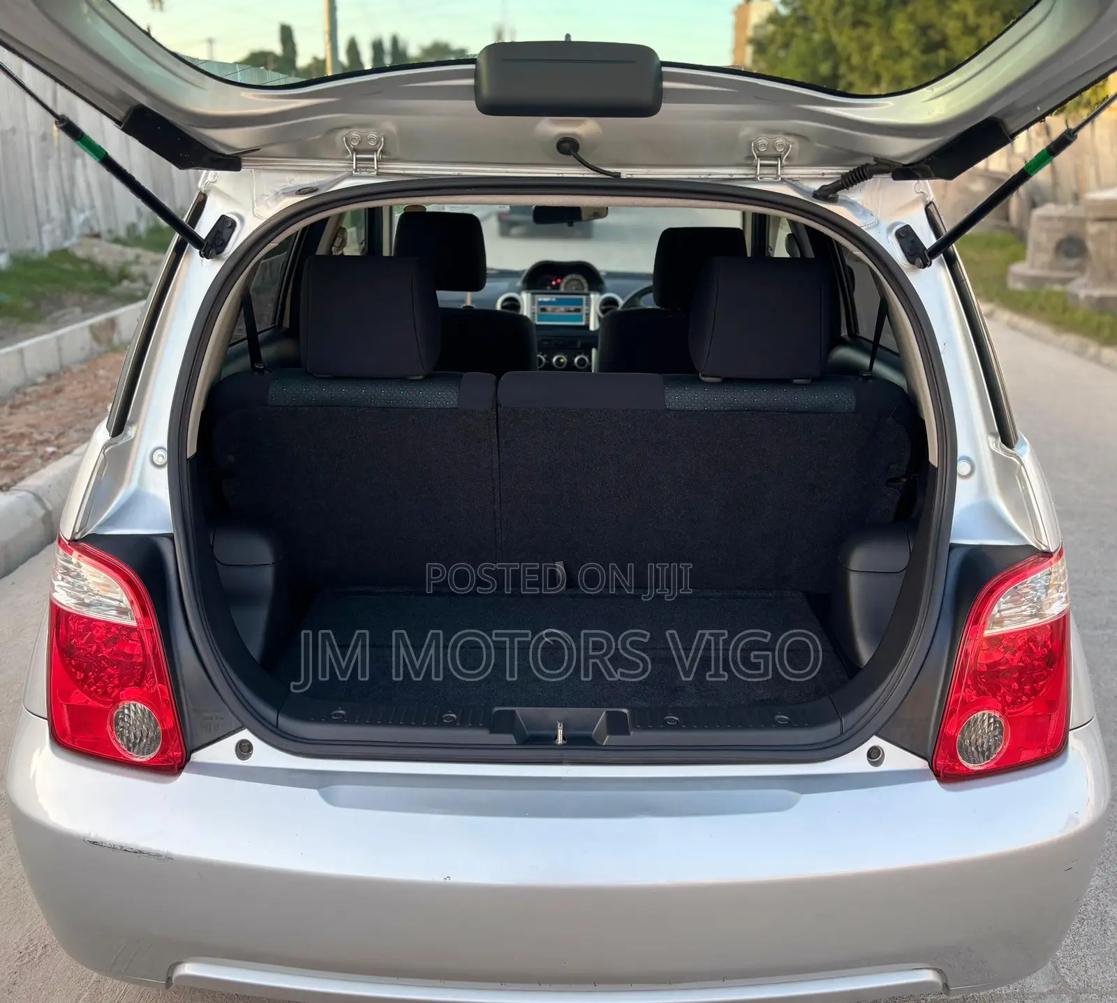 Toyota IST 2005 Silver