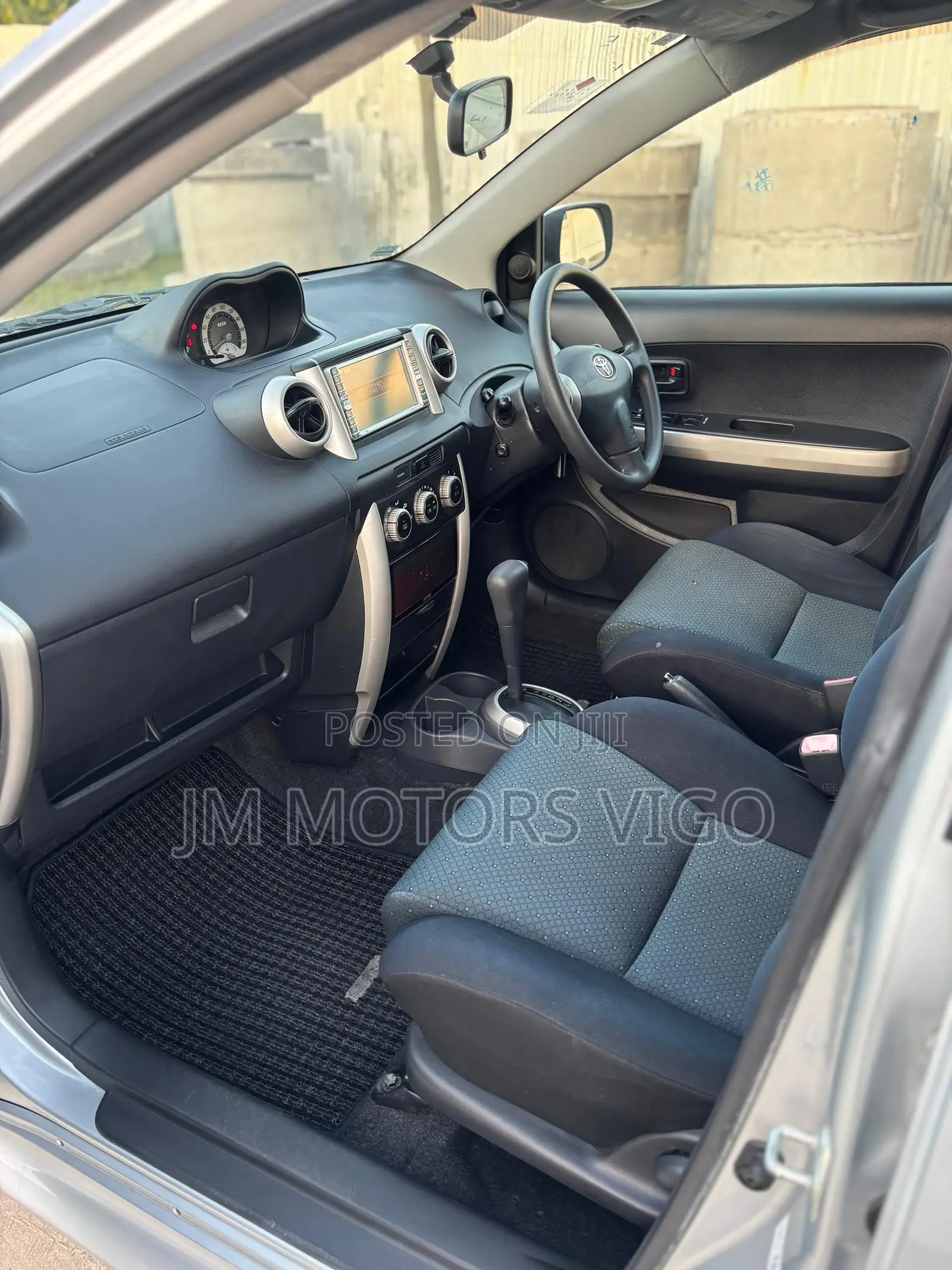 Toyota IST 2005 Silver