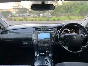 Toyota Crown 2006 Black