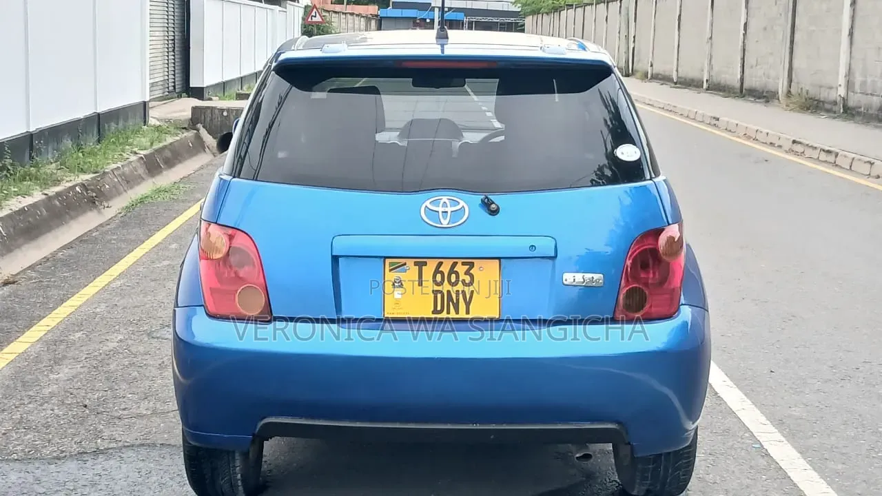Toyota IST 2003 Blue