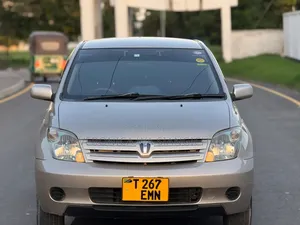 Toyota IST 2004 Beige
