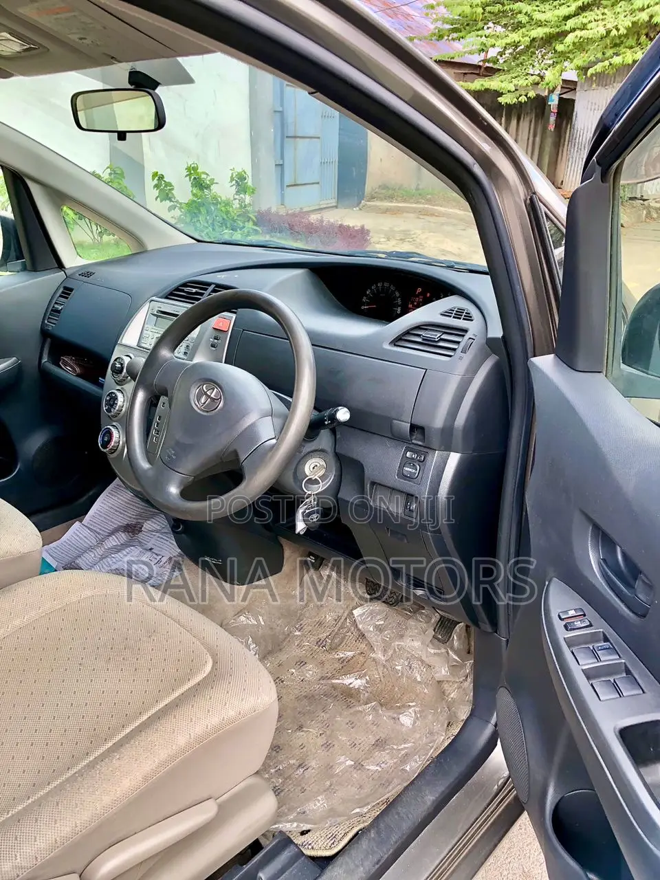 Toyota Ractis 2006 Gray