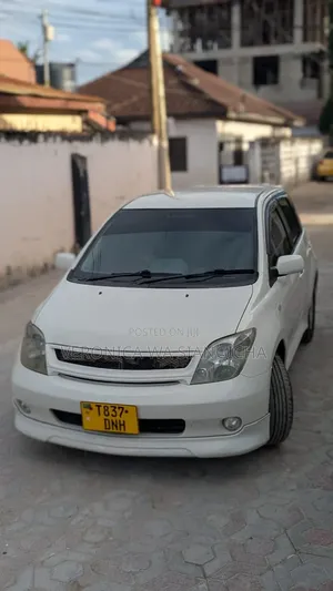 Toyota IST 2004 White