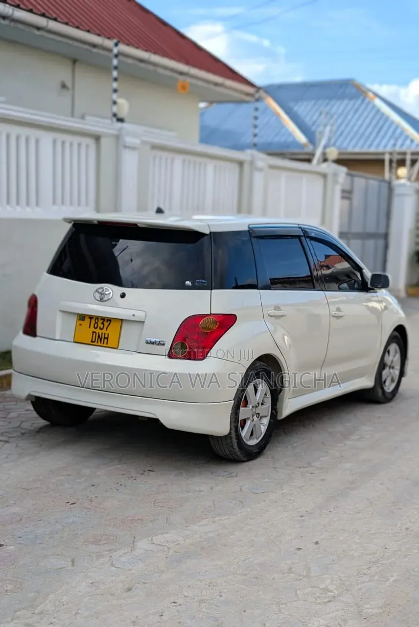 Toyota IST 2004 White
