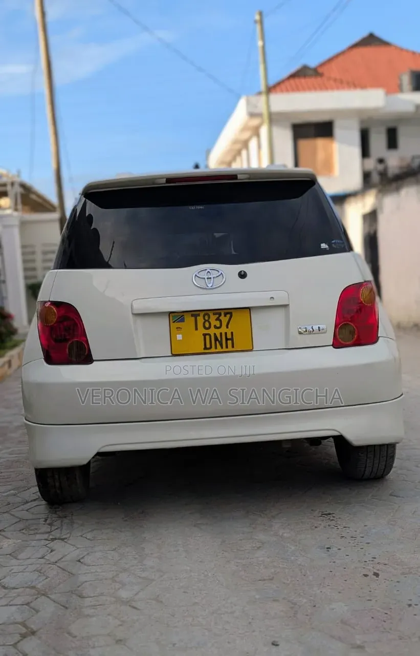 Toyota IST 2004 White