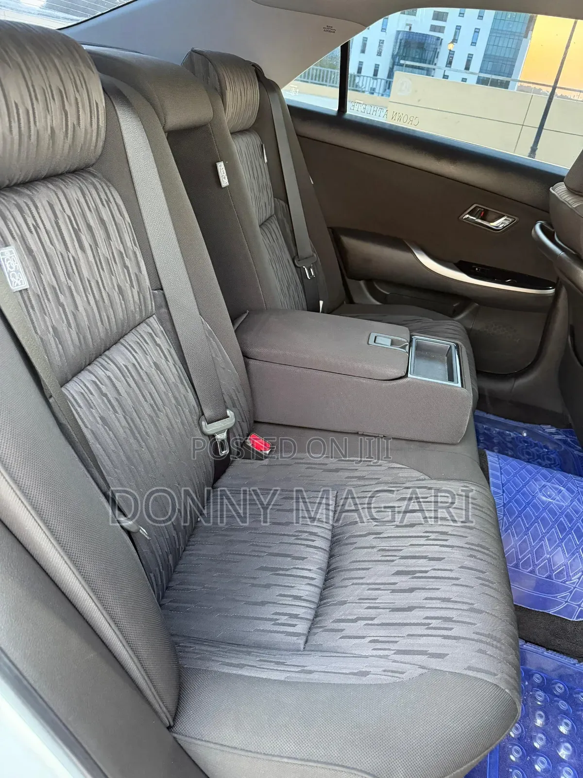 Toyota Crown 2010 White